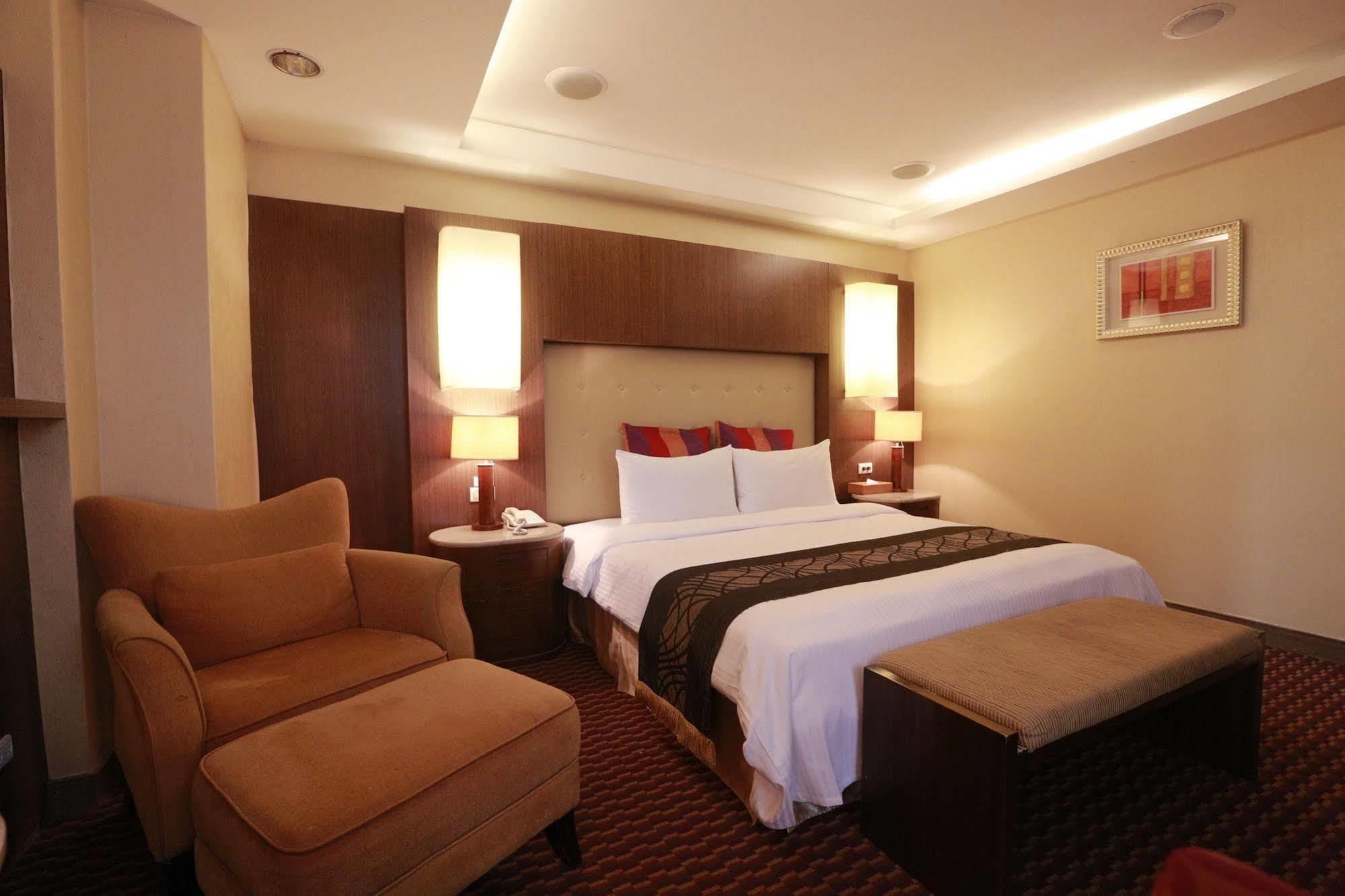 Jingan Classic Inn Zhonghe  Bagian luar foto